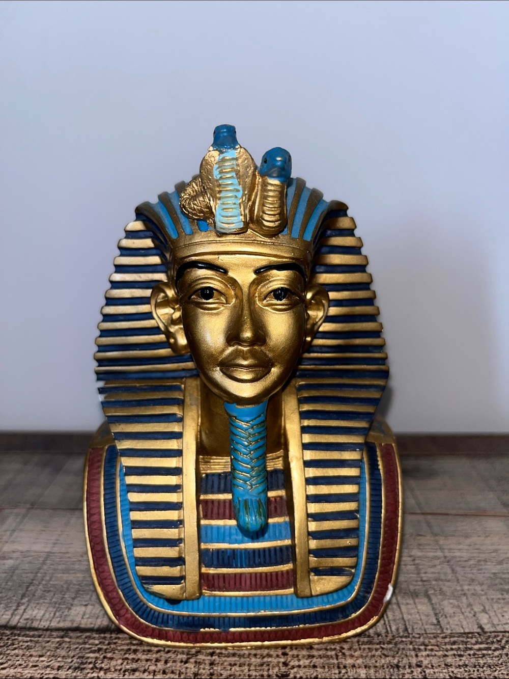 Statue égyptienne de Toutankhamon, art égyptien, pharaon, roi